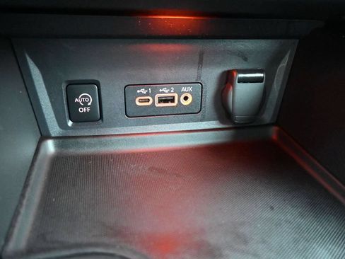 Used 2024 Nissan Sentra SR FWD image 12