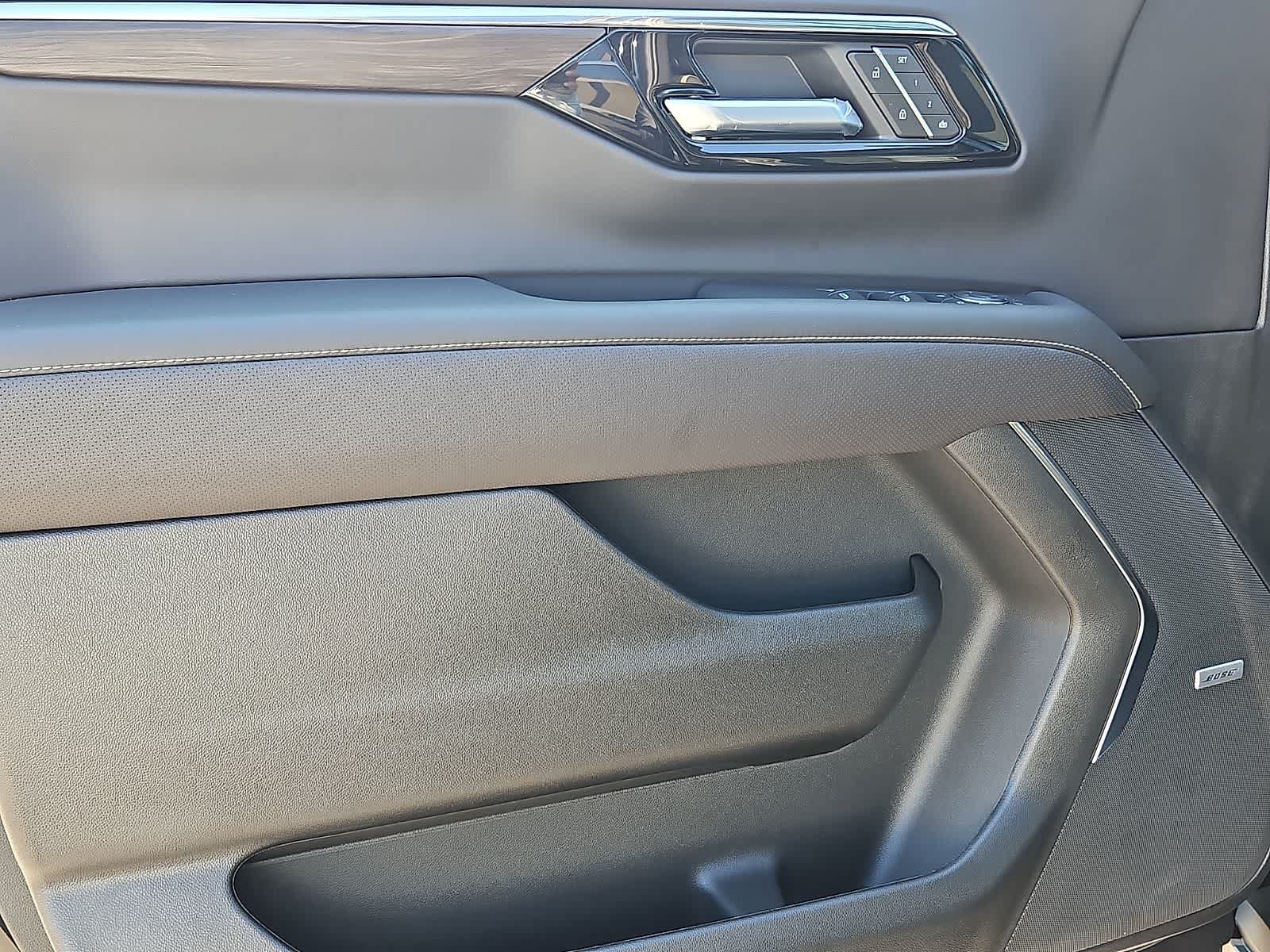 New 2026 Chevrolet Suburban Premier AWD/4WD image 11