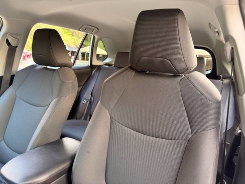 Used 2025 Toyota RAV4 LE image 17