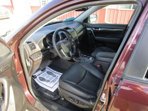 Used 2012 Kia Sorento EX w/ EX V6 Premium Pkg AWD/4WD image 13