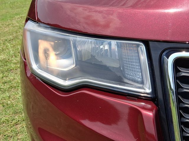 Used 2020 Jeep Grand Cherokee Laredo AWD/4WD image 9