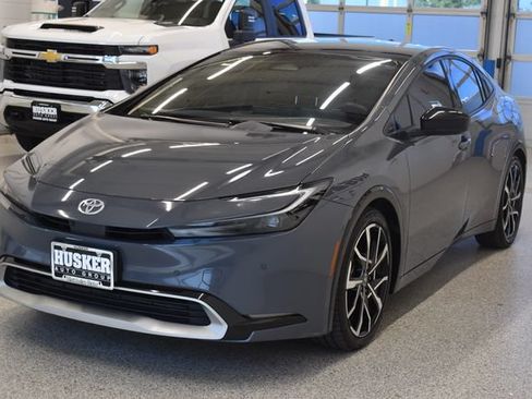 Used 2024 Toyota Prius Prime Premium w/ Advanced Technology Package FWD image 9