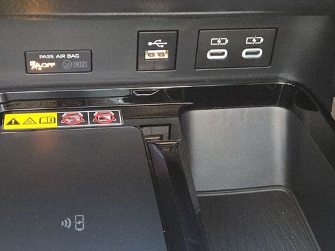 Used 2025 Toyota Camry XSE image 8