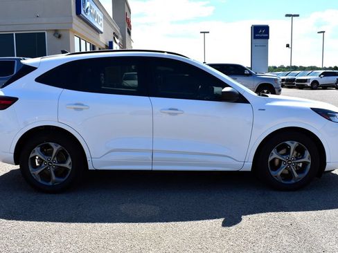 Used 2023 Ford Escape ST-Line w/ Equipment Group 301A FWD image 2