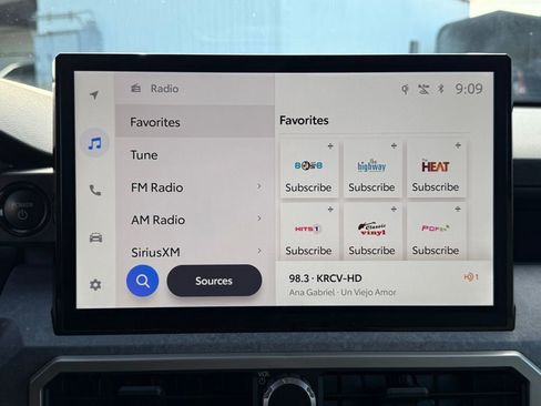 Used 2024 Toyota Tacoma Trailhunter image 27