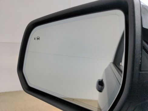 Used 2018 GMC Acadia SLT AWD/4WD image 15