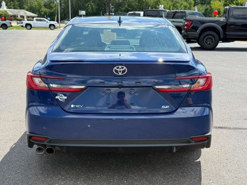 Used 2025 Toyota Camry SE FWD image 7