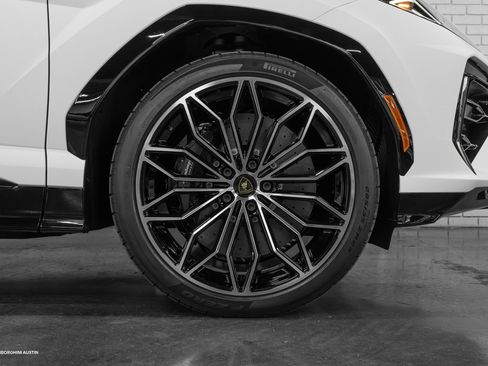 Used 2025 Lamborghini Urus SE image 19