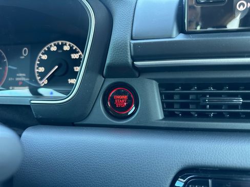 Used 2024 Honda Pilot Touring image 20