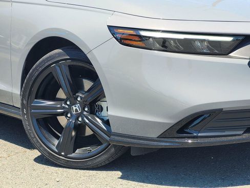 Used 2025 Honda Accord Sport image 11