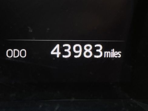 Used 2024 Toyota Camry SE image 13