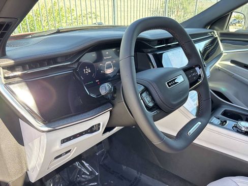 Used 2025 Jeep Wagoneer S Limited AWD/4WD image 10