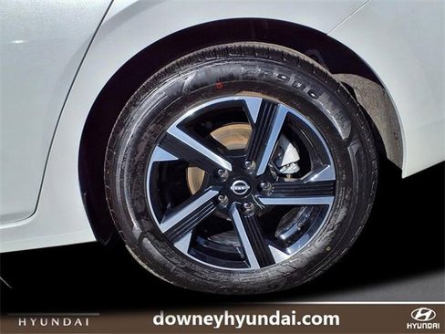 Used 2024 Nissan Sentra SV image 6