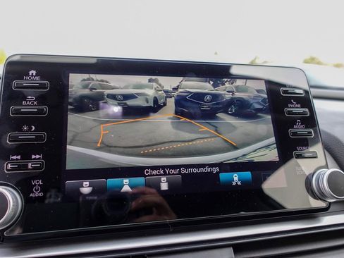 Used 2020 Honda Accord Touring image 18