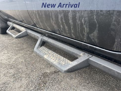 Used 2023 Nissan Frontier PRO-4X w/ Pro Convenience Package image 11