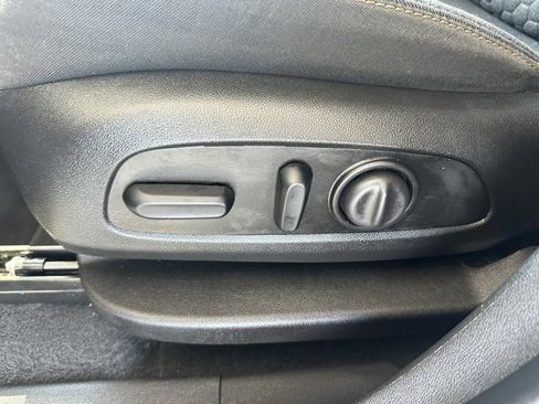 Used 2019 Chevrolet Equinox LT image 29