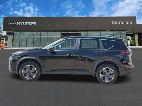 Used 2025 Nissan Rogue SV FWD image 8
