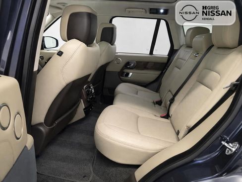 Used 2019 Land Rover Range Rover HSE image 10