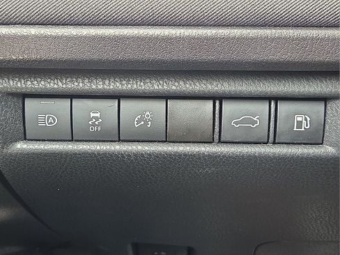 Used 2025 Toyota Camry LE FWD image 21
