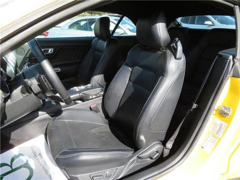 Used 2015 Ford Mustang Premium image 3