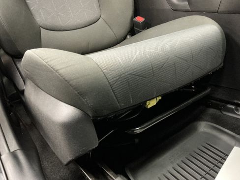 Used 2022 Toyota RAV4 XLE w/ Convenience Package AWD/4WD image 36