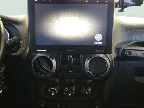 Used 2017 Jeep Wrangler Unlimited Sport w/ Quick Order Package 24S AWD/4WD image 17