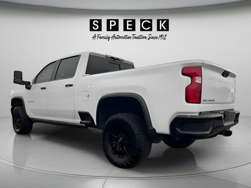 Used 2024 Chevrolet Silverado 2500 ZR2 w/ Technology Package AWD/4WD image 3