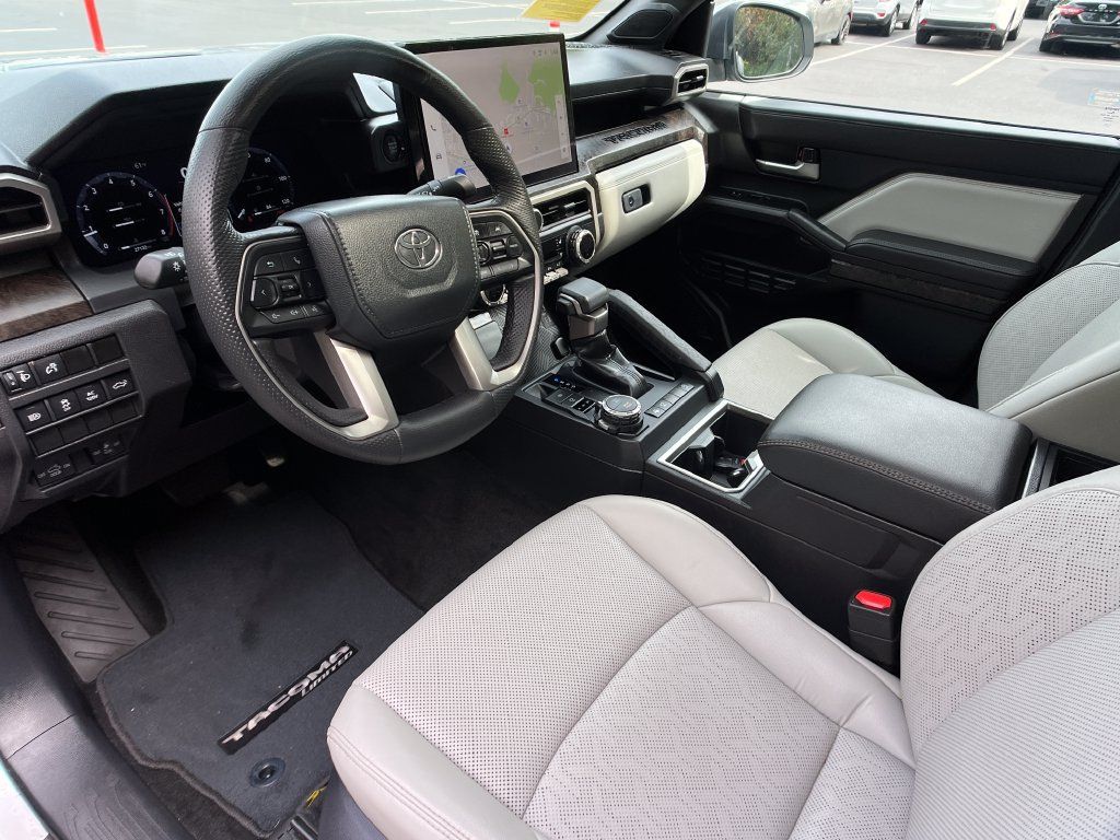 Used 2024 Toyota Tacoma Limited w/ Limited Package (LT) AWD/4WD image 11