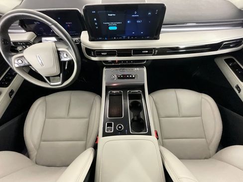Used 2025 Lincoln Aviator 2WD image 14