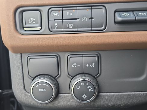 Used 2023 Chevrolet Tahoe High Country RWD image 29