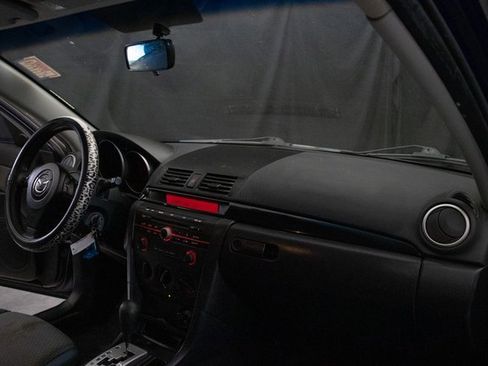 Used 2005 MAZDA MAZDA3 I w/ Pwr & 16" Alloy Wheel Pkg image 14