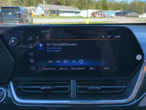 Certified 2024 Chevrolet Trax ACTIV w/ Sunroof Package FWD image 13