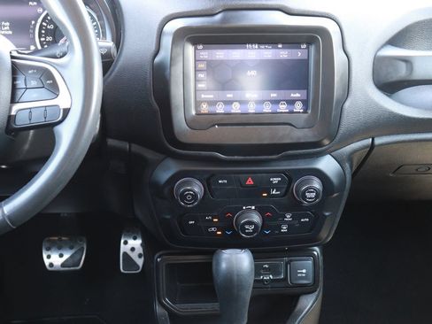 Used 2021 Jeep Renegade Latitude FWD image 15