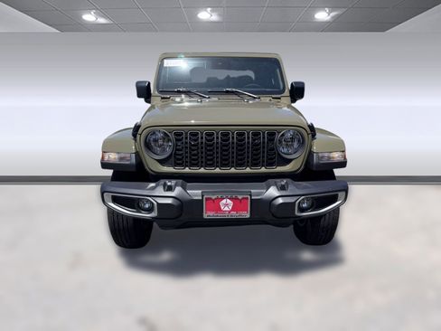 New 2025 Jeep Gladiator Sport image 4