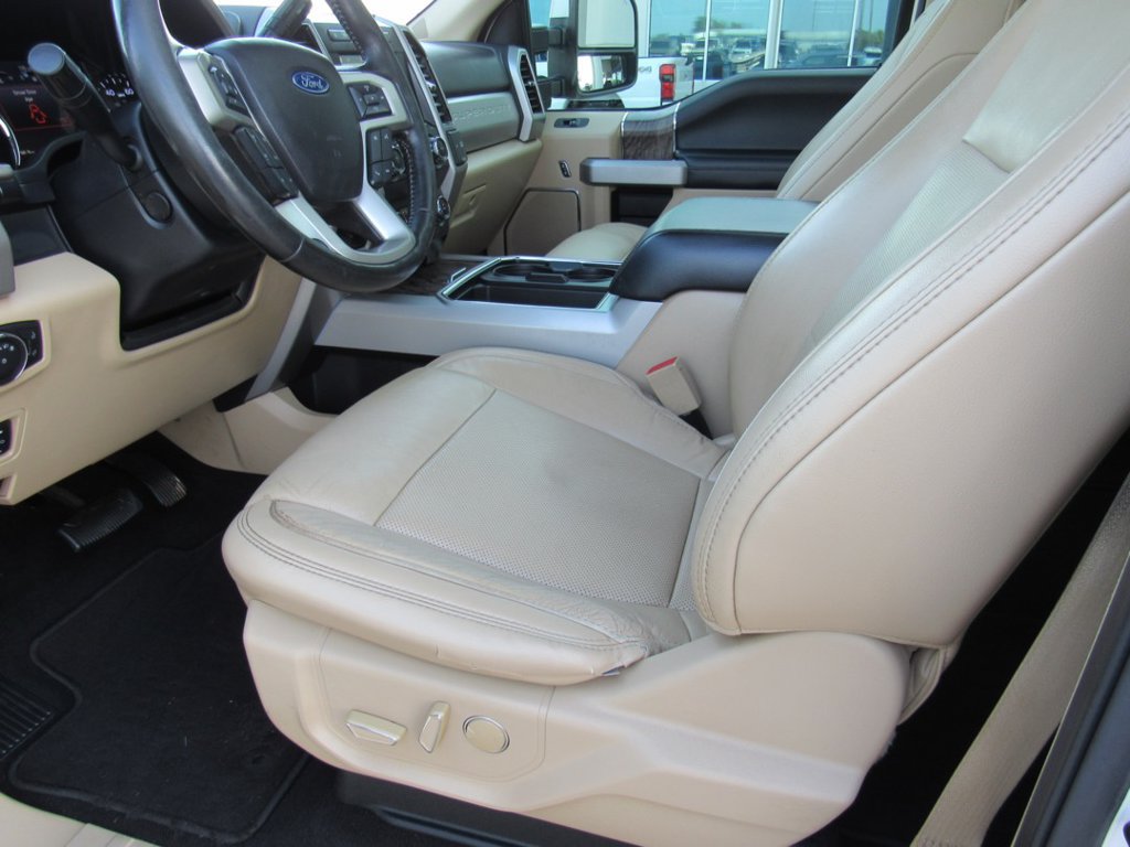Used 2019 Ford F350 Lariat w/ Lariat Ultimate Package AWD/4WD image 16