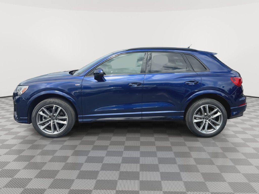 Used 2023 Audi Q3 2.0T Premium Plus AWD/4WD image 5