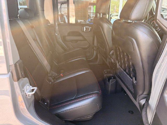 Used 2022 Jeep Gladiator Rubicon w/ LED Lighting Group AWD/4WD image 18