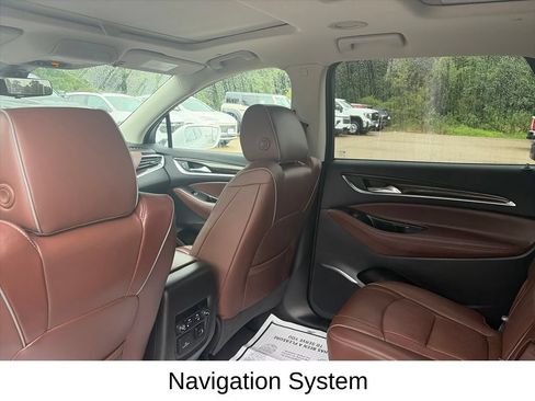 Used 2018 Buick Enclave Avenir w/ Avenir Technology Package AWD/4WD image 12