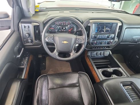 Used 2018 Chevrolet Silverado 2500 High Country w/ Duramax Plus Package image 10