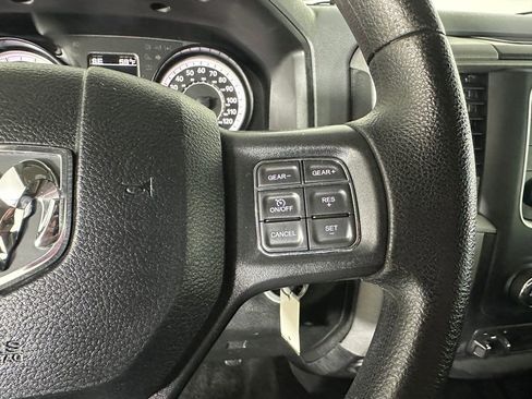 Used 2017 RAM 1500 Express AWD/4WD image 12