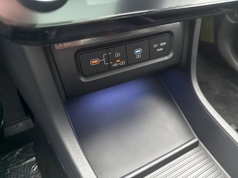 New 2025 Hyundai Tucson Limited image 38