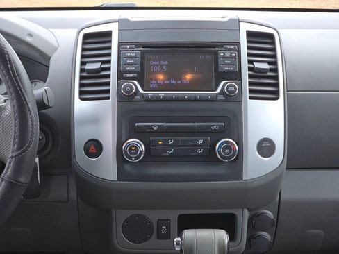 Used 2015 Nissan Frontier Desert Runner image 17