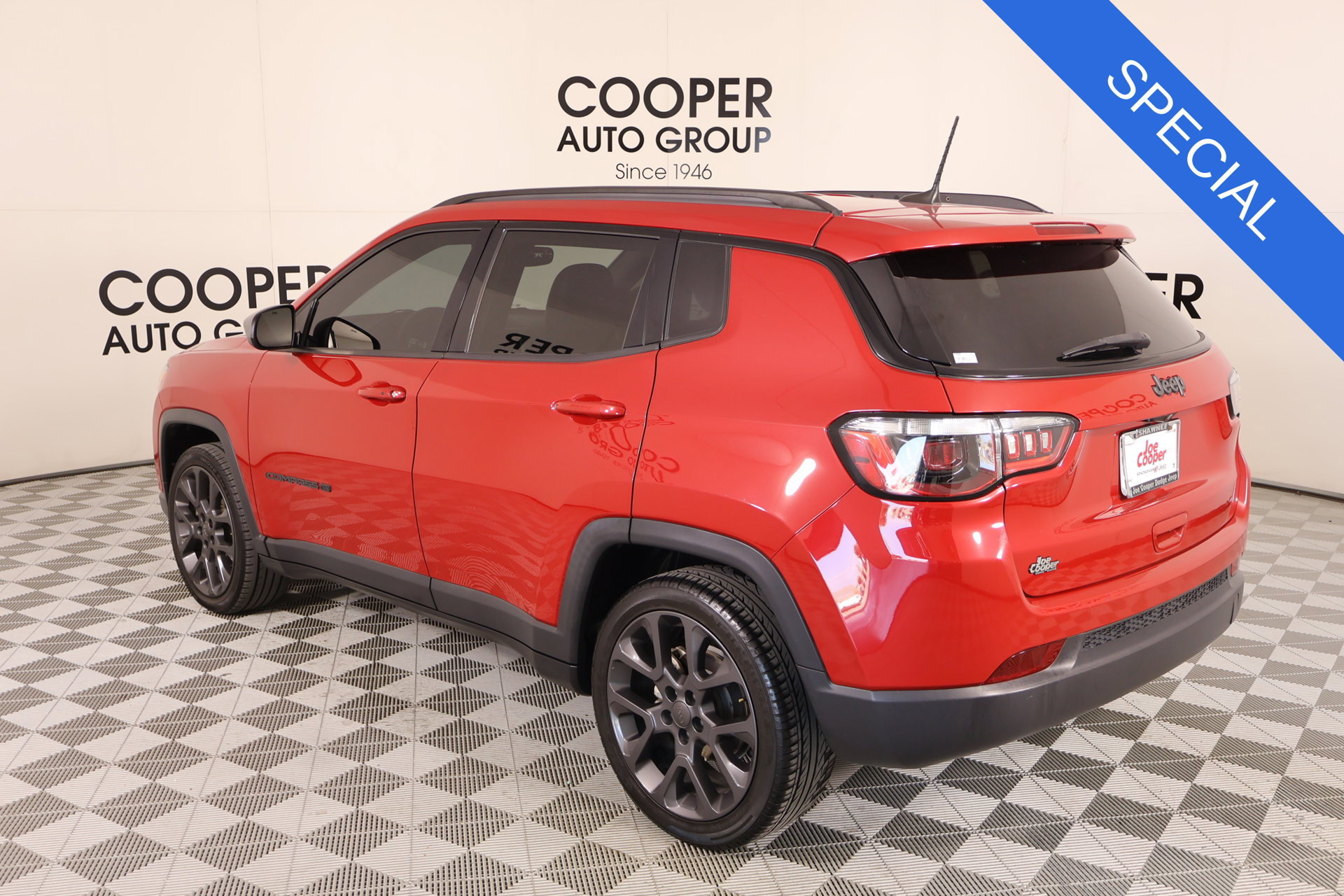 Used 2021 Jeep Compass Latitude FWD image 23