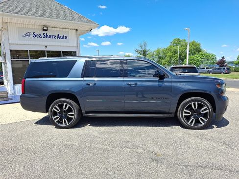 Used 2019 Chevrolet Suburban Premier AWD/4WD image 7