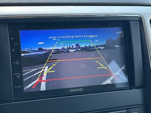 Used 2011 Jeep Grand Cherokee Laredo w/ Trailer Tow Group AWD/4WD image 18