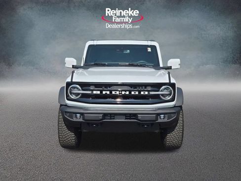 Used 2024 Ford Bronco Outer Banks AWD/4WD image 2