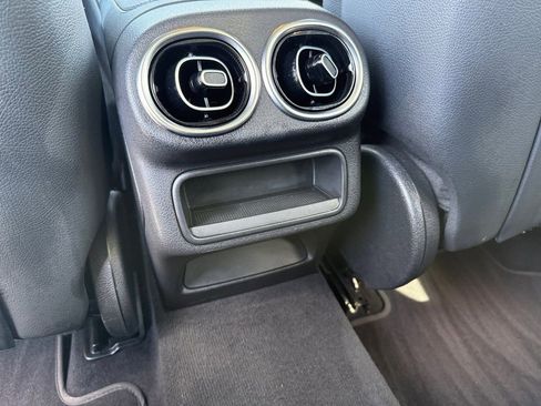 Used 2024 Mercedes-Benz GLC 300 image 16