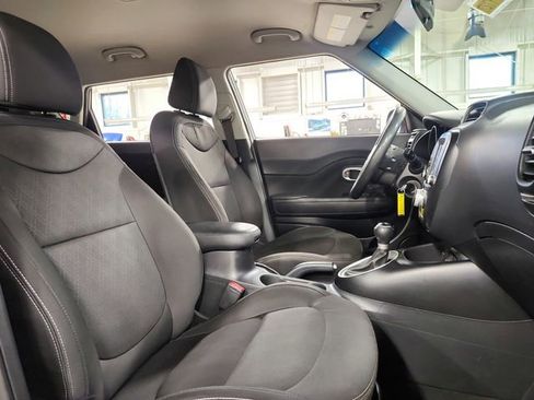 Certified 2018 Kia Soul Base w/ Convenience Package image 21