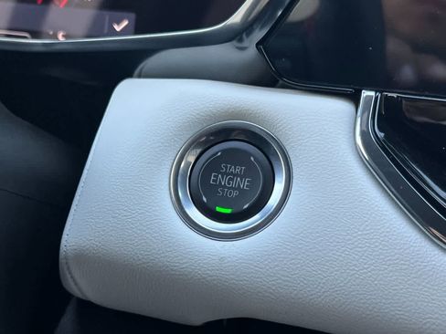 New 2025 GMC Canyon AT4 w/ AT4X Package image 28