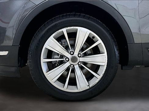 Used 2018 Ford Explorer Limited image 9